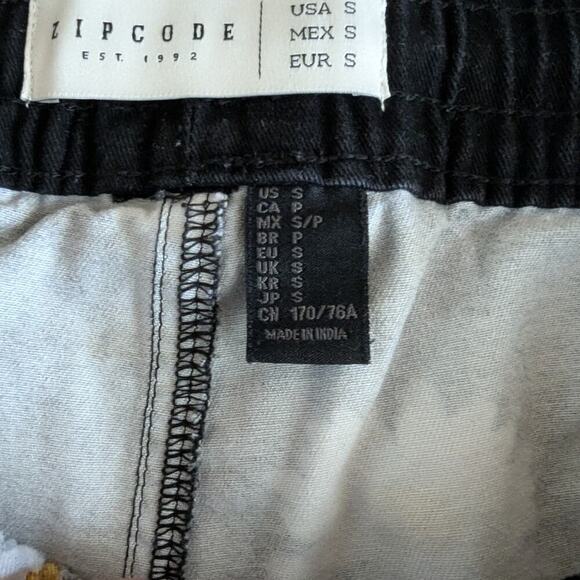 Black Shorts with Daisy Print - Picture 8 of 8